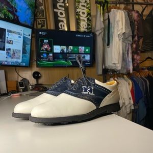 Vintage university of Reno, Nevada signature, golf shoes, alumni UNR